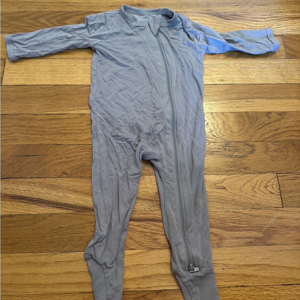 Kyte Baby Zippered Footie in Mushroom (3-6m) - Picture 2 of 3